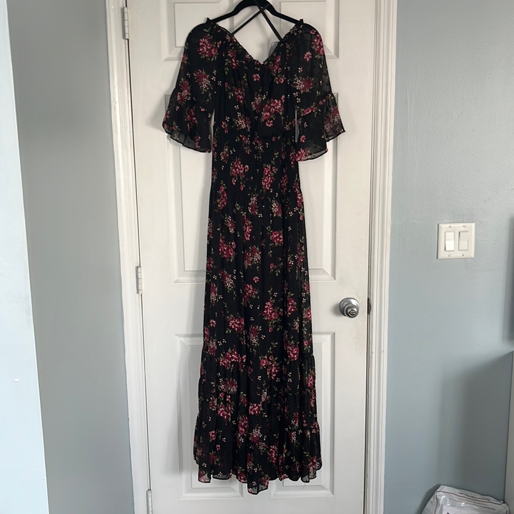 Black/flowers maxi dress with ruched tummy, NWT